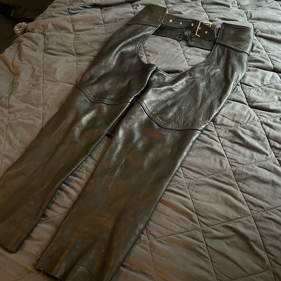 Kerr Men’s Leather Motorcycle Chaps - Picture 2 of 16